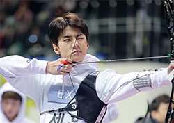 [단독] 설특집 <아육대> 엑소 양궁 비주얼 텐! 텐! 텐!