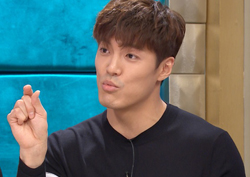 <라디오스타> 이재윤, ‘이소룡 머리카락’ 공개! 마니아 인증