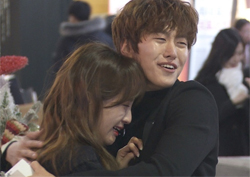 <우결> 정혜성, 남편 공명 깜짝 프러포즈에 '감동의 눈물'