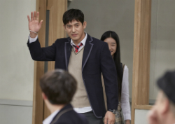 <아는 형님> 오지호, 강호동 번쩍 들어올리고 씨름까지?