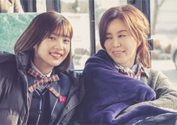 <그거너사> 임예진-조이, 미모가 닮았네! '다정한 조손케미'