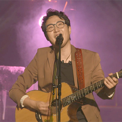 영화 <다시 벚꽃> 장범준, 벚꽃향기 시작한 '봄날의 남자'