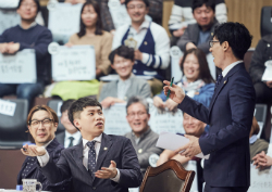 <무한도전> "국민들의 목소리를 담아내라!" ‘국민의원’ 열띤 토론의 현장