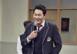 <아는 형님> 박성웅, “시키면 다 한다” 기상천외 댄스무대 선보여