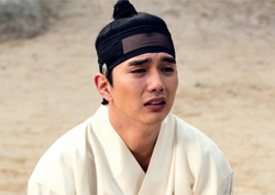 <군주> 무릎 꿇은 유승호, '애끓는 무릎 읍소'