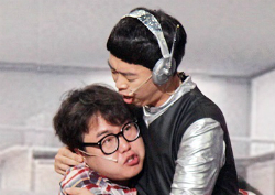 <개콘> ‘봇말려’ 현장 초토화 시킨 박진호의 현빈 로봇 모드!