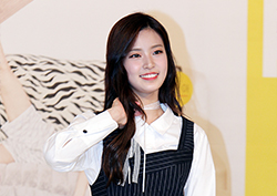 [포토] <아이돌 드라마 공작단> 소나무 디애나, '소녀소녀 수줍수줍'