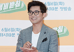 <냄비받침> 안재욱 "방송이 화요일 밤 11시라  적은 관심에서 부담없이 시작하기에 좋다"