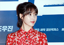 [포토] <리얼> VIP 시사회 아이유, '무결점 우유 피부'