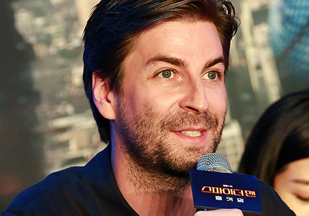 <스파이더맨> 존 왓츠 "스파이더맨의 여름방학 버전으로 한국에서 촬영하면 재미있겠다"