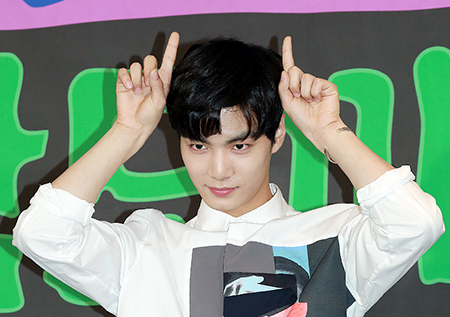 [B하인드] 뉴이스트 김종현, 본격 불면을 부르는 비주얼 '<밤도깨비> 제작발표회'