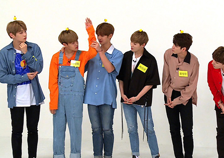 <주간아이돌> 워너원, 걸그룹 댄스도 완벽 소화! '흥 폭발'