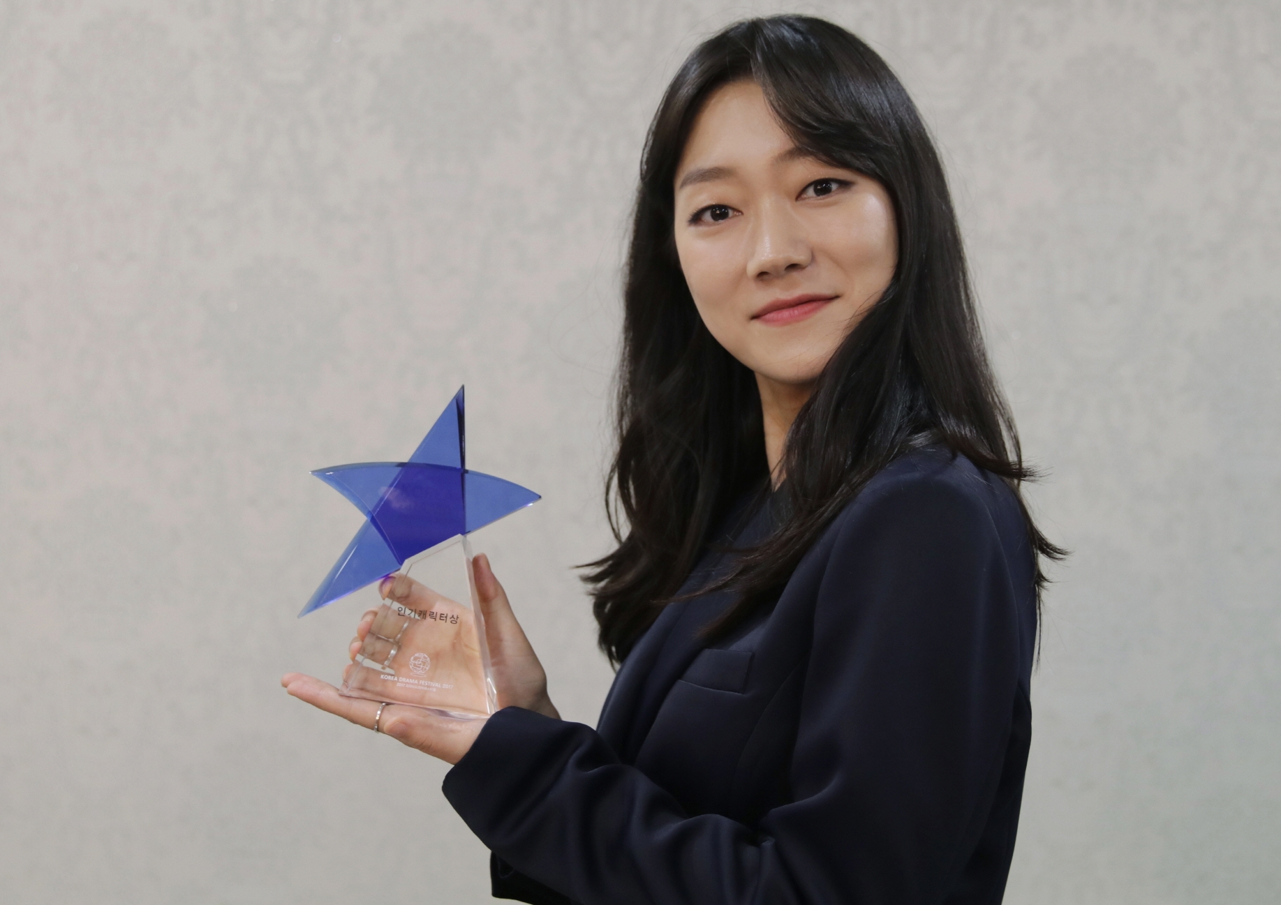 박경혜, <도깨비> 처녀귀신역으로 2017 KDA 인기캐릭터상 수상하며... 박경혜, <도깨비> 처녀귀신역으로 2017 KDA 인기캐릭터상 수상하며... 