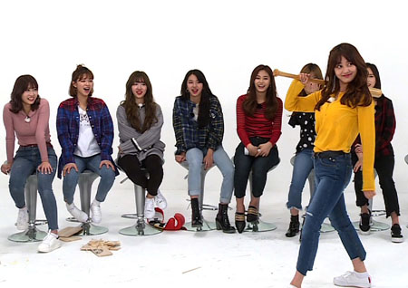 <주간아이돌> 트와이스, '와일드 엣지' 추억 소환! 레전드 방송 예고