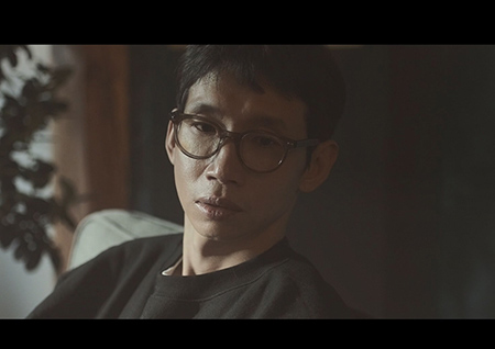 ‘되돌리고 싶다’ MV, 황치열 감성X봉태규 명품연기의 만남.. ‘꿀조합 탄생’