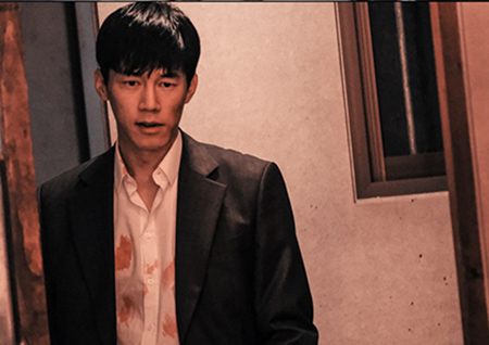 <나쁜녀석들: 악의 도시> 김무열, 선악 공존하는 스틸컷 공개 ‘예리+냉정’