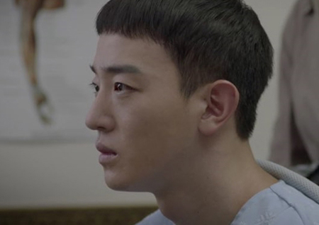 <슬기로운 감빵생활> '위암 투병' 이태선의 음소거 눈물 연기 '호평'