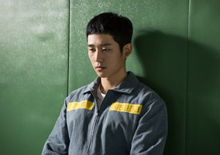 <슬기로운 감빵생활> 정해인, '악마 유대위'로 등장 예고! 쉴틈없는 행보