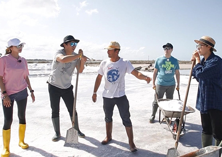 <오지의 마법사> 임자도의 아들, 위너 진우! 시칠리아 염전 WINNER 등극