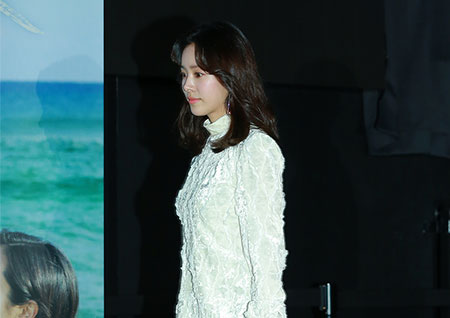 [포토] <두개의 빛> 한지민, 차분한 걸음걸이