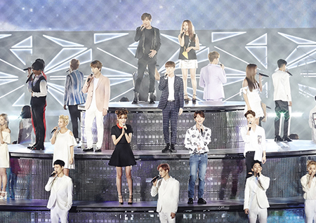 슈퍼주니어, 레드벨벳, 샤이니··· SM 아티스트들이 함께 부른 ‘Dear My Family’ 공개