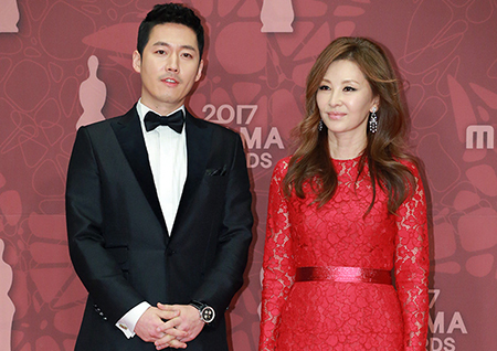 [2017 MBC 연기대상] 이미숙 장혁, 강렬한 레드와 블랙의 커플샷