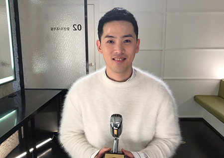 '불후의 명곡' 김용진, 2018 기대주 특집 우승 “트로피는 어머니께”