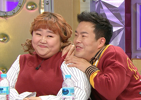 '라디오스타' 개그맨 김민기, "인생이 홍윤화 만나기 전과 후로 나뉜다"