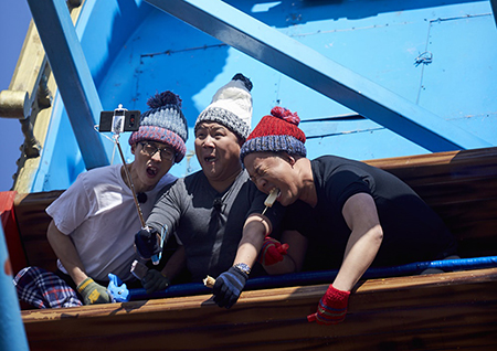 '무한도전' 유재석-정준하-조세호, 월미도에서 포착! 반팔 입고 바이킹 체험?