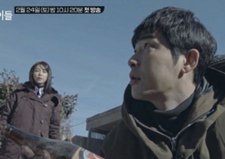 ‘작은 신의 아이들’ 강지환-김옥빈, 극과 극 캐릭터 ID 영상 ‘시선 강탈’