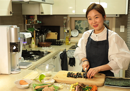 '사람이 좋다' 자두, 계약 사기 후 한순간에 빈털터리… 목회자의 아내가 되기까지