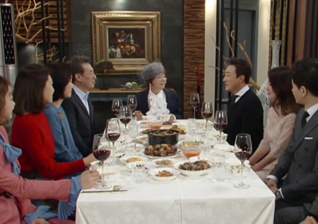 ‘밥상 차리는 남자’ “페이스가 낯설지 않아” 김수미, 아들 이재룡 알아보나?!