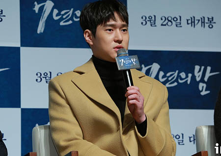 '7년의 밤' 고경표 "지금 너무 두근거려서 동문서답 하는 것 같아요"