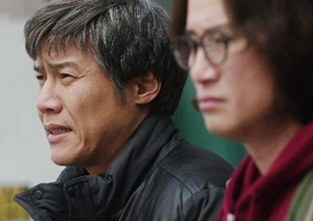 ‘나의 아저씨’ 중년 캥거루 박호산-송새벽, 노모 품 떠날 수 있을까?