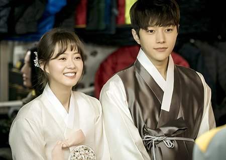 '미스 함무라비' 고아라X김명수, 법복 벗고 꽃같은 비주얼 만개!