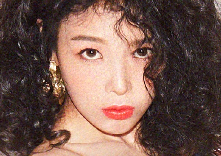 파격+도발...유빈, 첫 솔로곡 '숙녀' 티저 이미지 공개...도시 속 화려한 '숙녀'로 고혹적 눈빛 발산