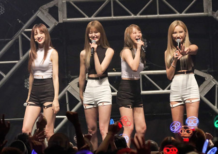 EXID, 日 데뷔 쇼케이스 성료! 솔지, 전화 연결 통해 ‘깜짝 등장’