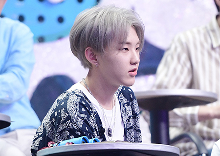 '복면가왕' 세븐틴 호시&정한, 복면 가수와 함께 ‘아주 NICE’한 무대 꾸며! 