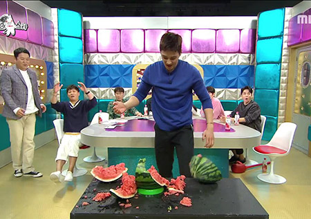 ‘라디오스타’ 스튜디오서 수박 파티? #안보현 #복싱