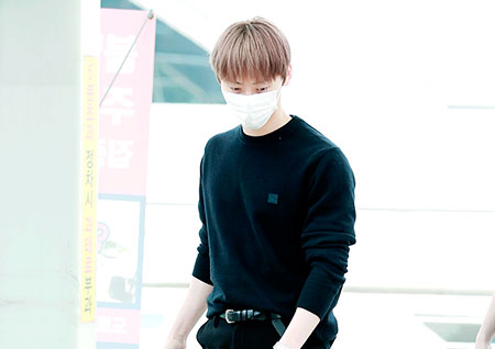 [포토] 워너원 황민현, 시크한 블랙