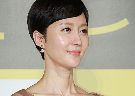 [포토] '완벽한 타인' 염정아, 오드리햅번 느낌 나는 스타일