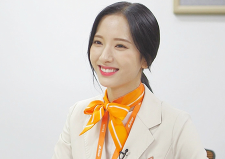 '구내식당' 우주소녀 보나, 일일 승무원 변신! '비행기 타고 싶어지는 미모'