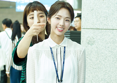 ‘여우각시별’ 이제훈-채수빈-이동건-김지수-로운, 웃음 가득 촬영 현장 공개