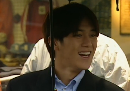 [M타임머신] 고수의 18년 전 밀착카메라 ‘흡연부터 헌혈 현장까지’ 