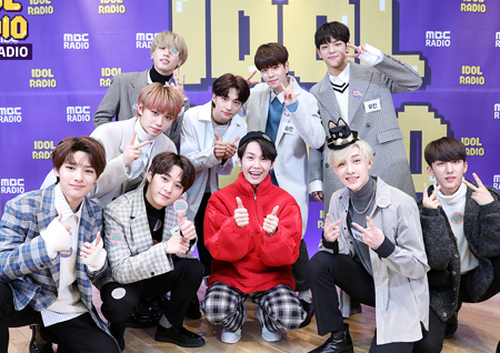 ‘아이돌 라디오’ 스트레이 키즈, DJ 정일훈 질문마다 거침없는 ‘폭로’