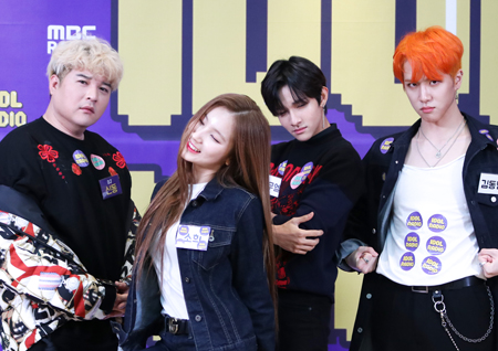 ‘아이돌 라디오’ 슈퍼주니어 신동, 사무엘·소희·김동한과 ‘쏘리 쏘리’ 안무 소화