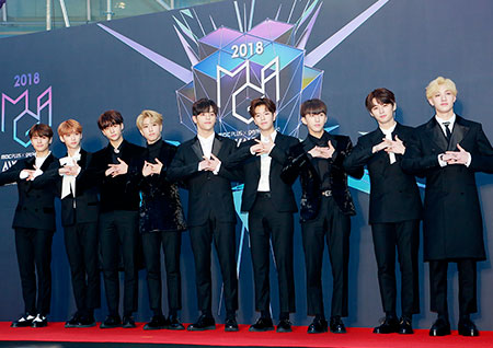 [포토] 스트레이키즈, 말쑥하게 차려입고 시상식 나들이