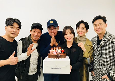 '완벽한 타인' 웃음도 흥행도 빵빵 터진다, 개봉 7일만 200만 관객 돌파! 