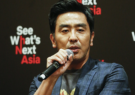 '킹덤' 류승룡 "촬영 과정은 힘든 한국영화 3편을 찍는 느낌"