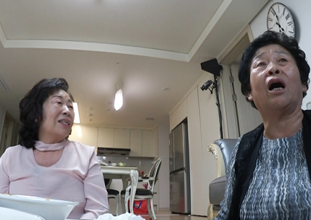 ‘이상한 나라의 며느리’ 오정태, 장모 방문에 급히 어머니 호출! 두 사돈 사이 ‘긴장감↑’